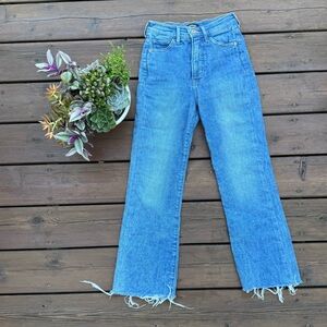 ✨Express Cropped Flare High Rise Jeans, 00R